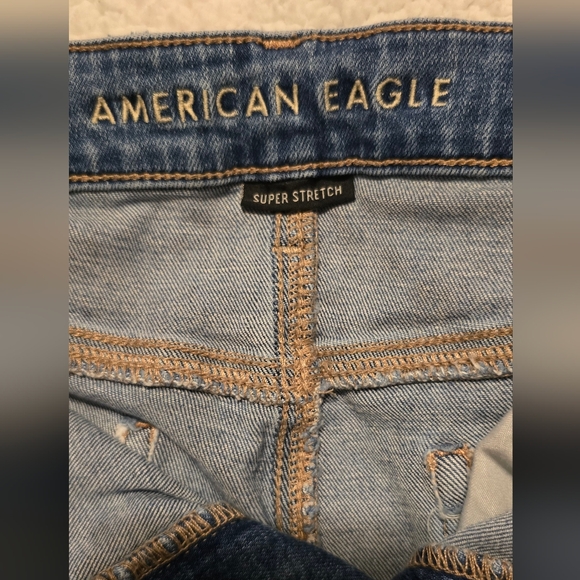 Size 14 - American Eagle Distressed Jean Shorts - Picture 3 of 5